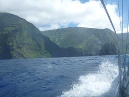 Hauling ass approaching Okala Anchorage - rock in the right third of the photo.